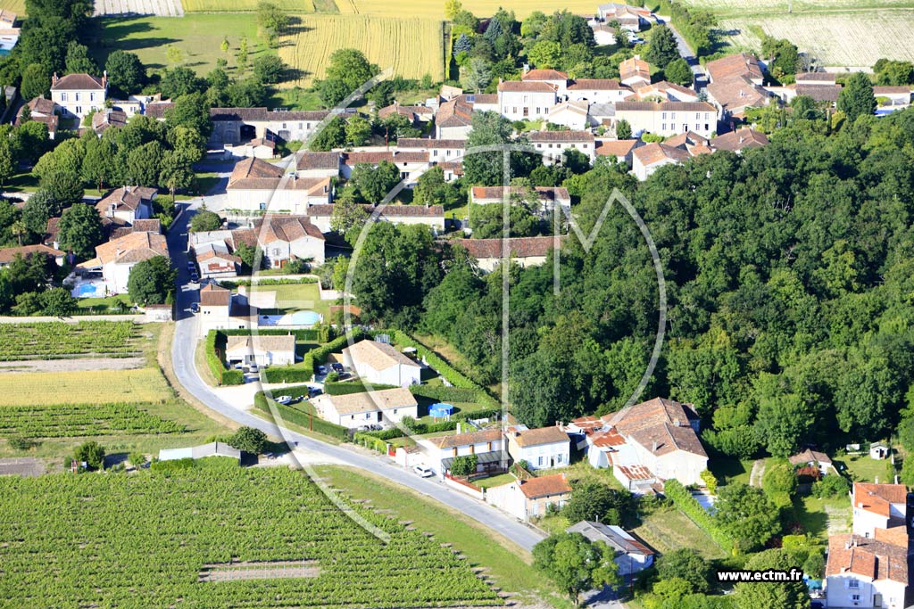 Photo arienne de Salignac-sur-Charente (Le Prunelas)