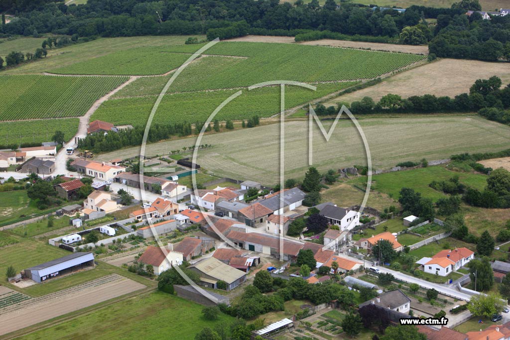 Photo arienne de Pont-Saint-Martin (Viais)