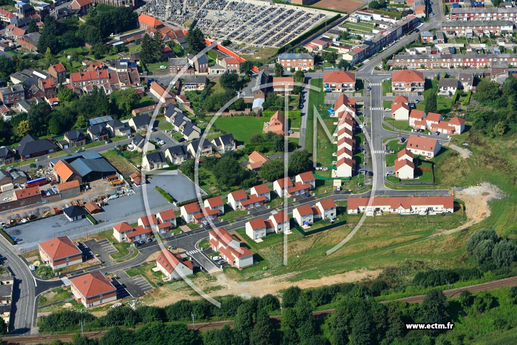 Photo arienne de Neuville-Saint-Rmy (Quartier de la Rue de Lille)