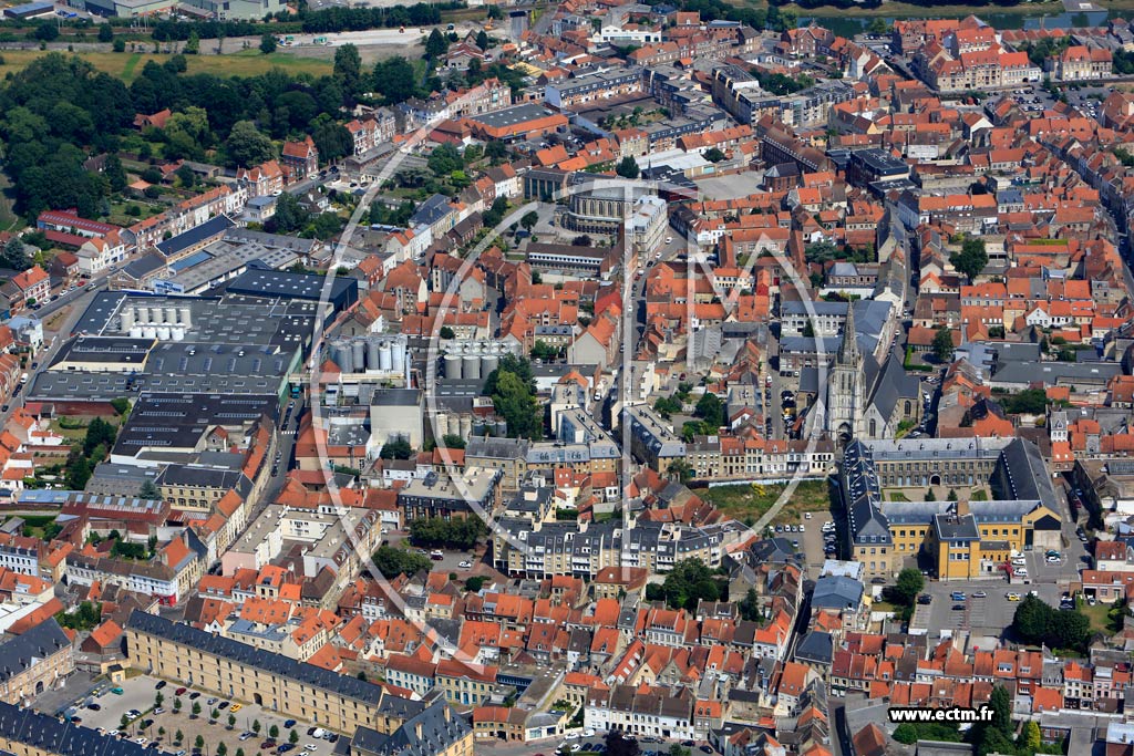 Photo arienne de Saint-Omer (Quartier de Rue de Calais)