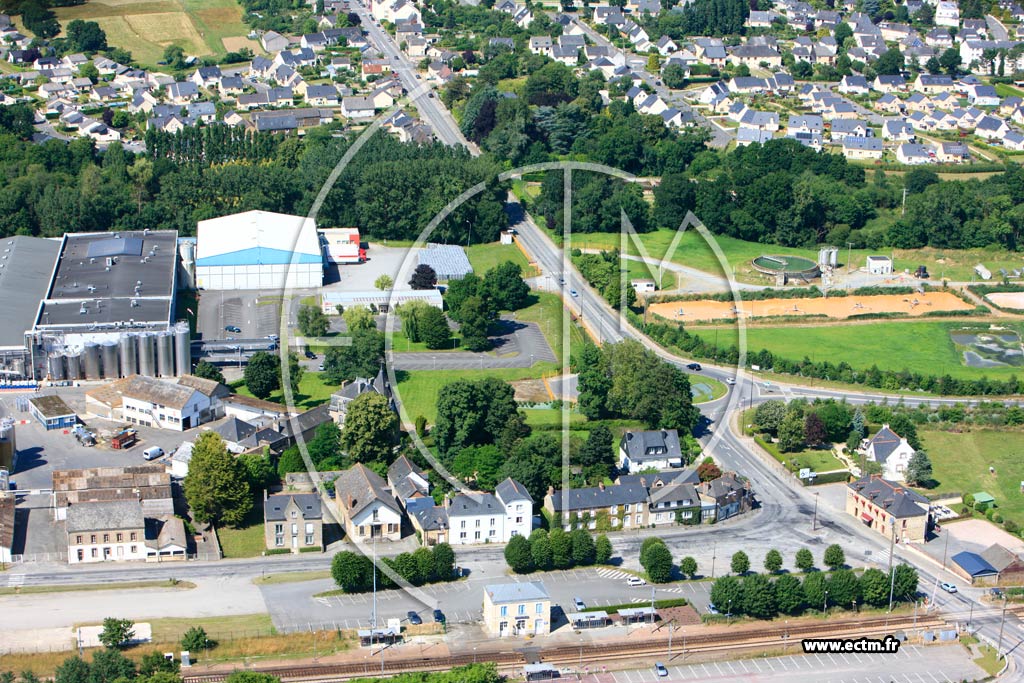 Photo arienne de Montauban de Bretagne (La Gare)