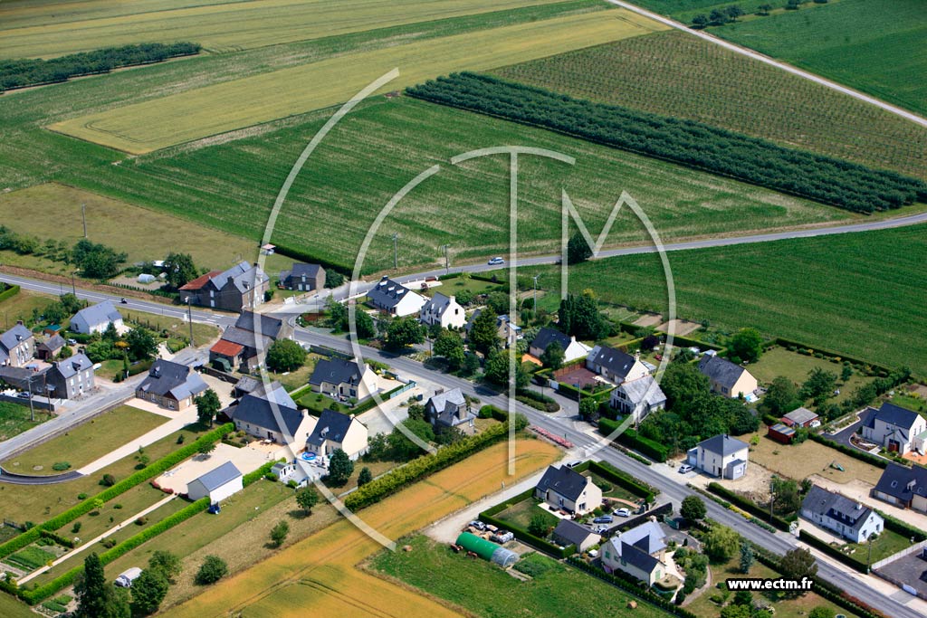 Photo arienne de Pleudihen-sur-Rance (La Croix Fermal)