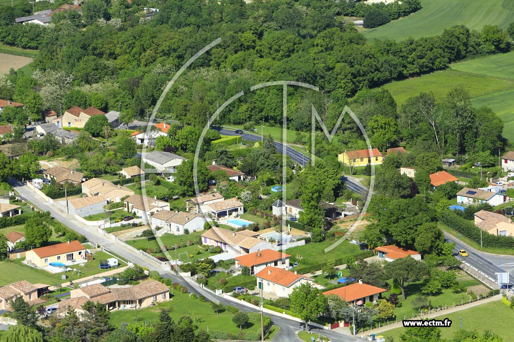 Photo arienne de Saint-Affrique-les-Montagnes (L'Auberge Neuve)