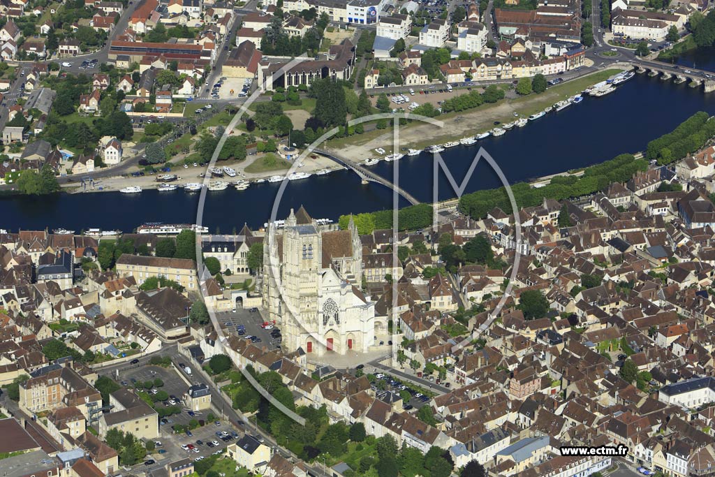 Photo arienne de Auxerre (Palais de Justice - Saint-Eusebe)