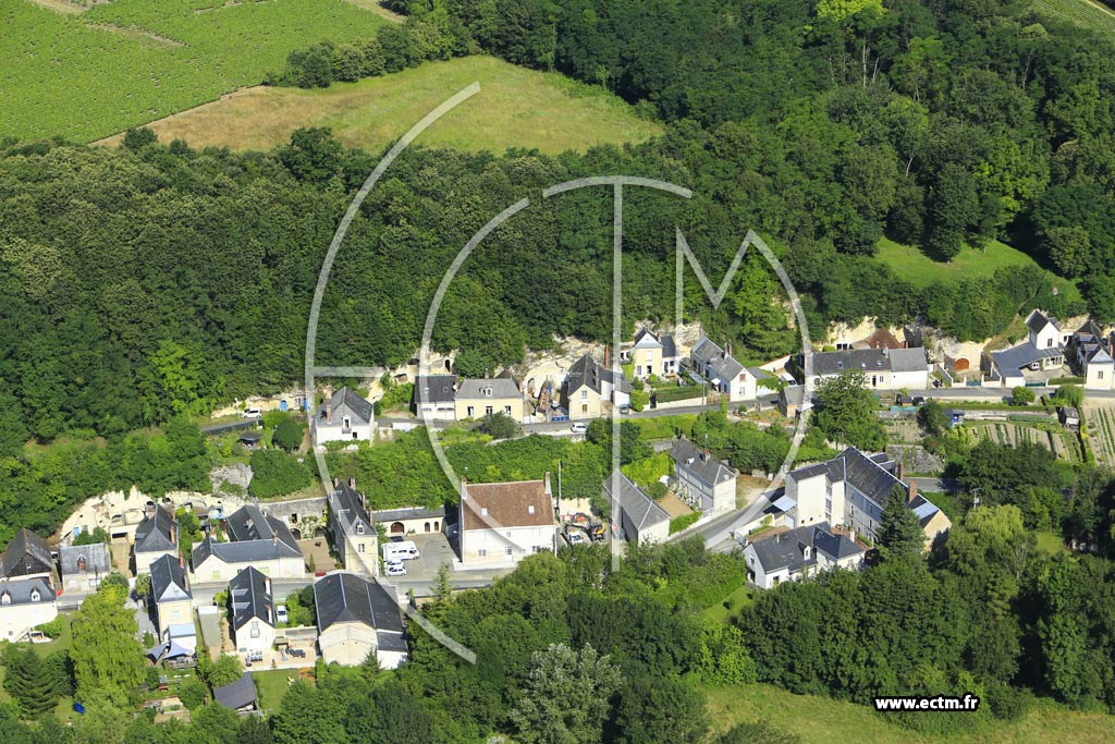 Photo arienne de Chanay (les  Maisons Rouges)