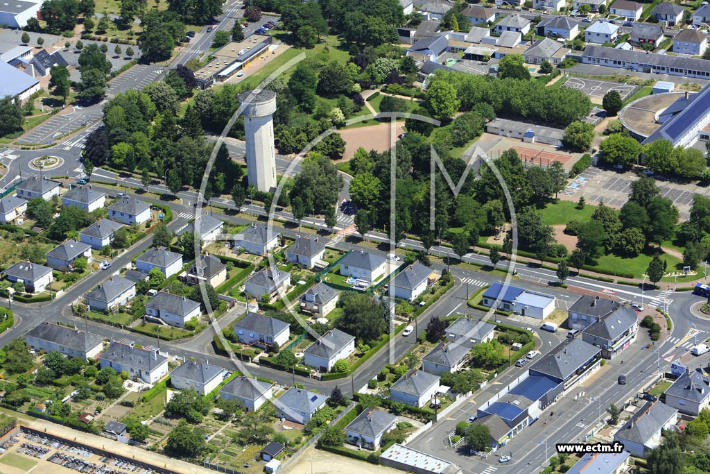 Photo arienne de La Ville-aux-Dames (le Petit Bois)