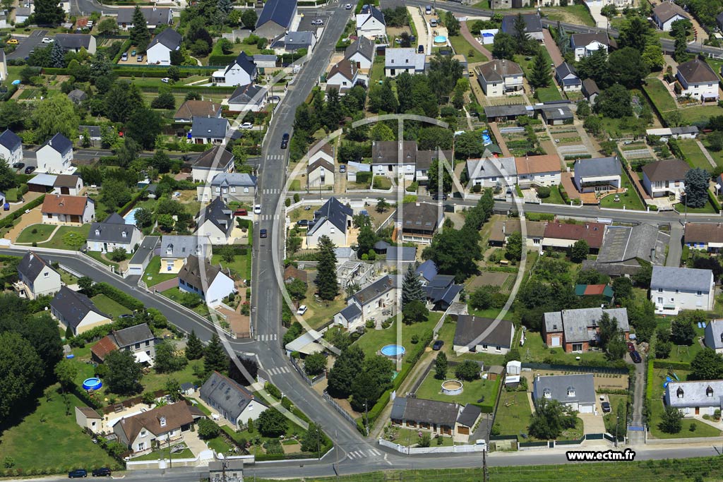 Photo arienne de La Ville-aux-Dames (les Bondes)