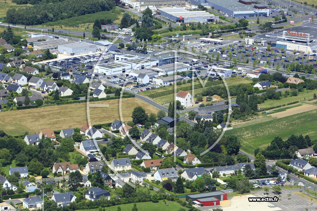 Photo arienne de Saint-Cyr-sur-Loire (la Croix de Prigourd)