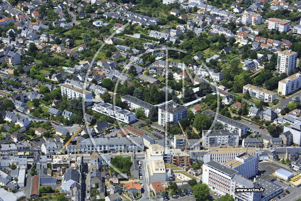 Photo arienne de Tours (Chteau Belmont)