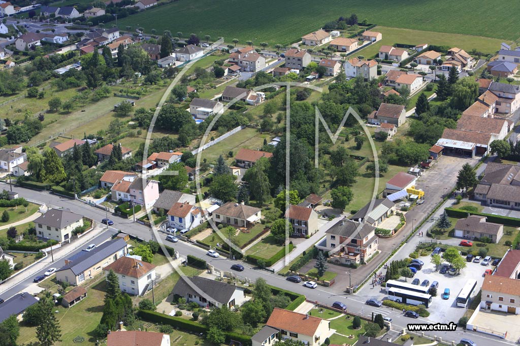 Photo arienne de Frignicourt (Croix Rouge)