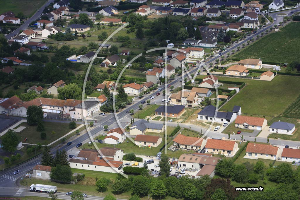 Photo arienne de Frignicourt (Croix Rouge)