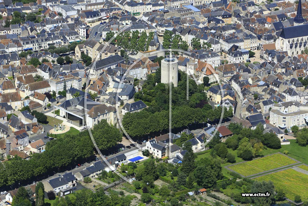 Photo arienne de Issoudun (la Tour Blanche)