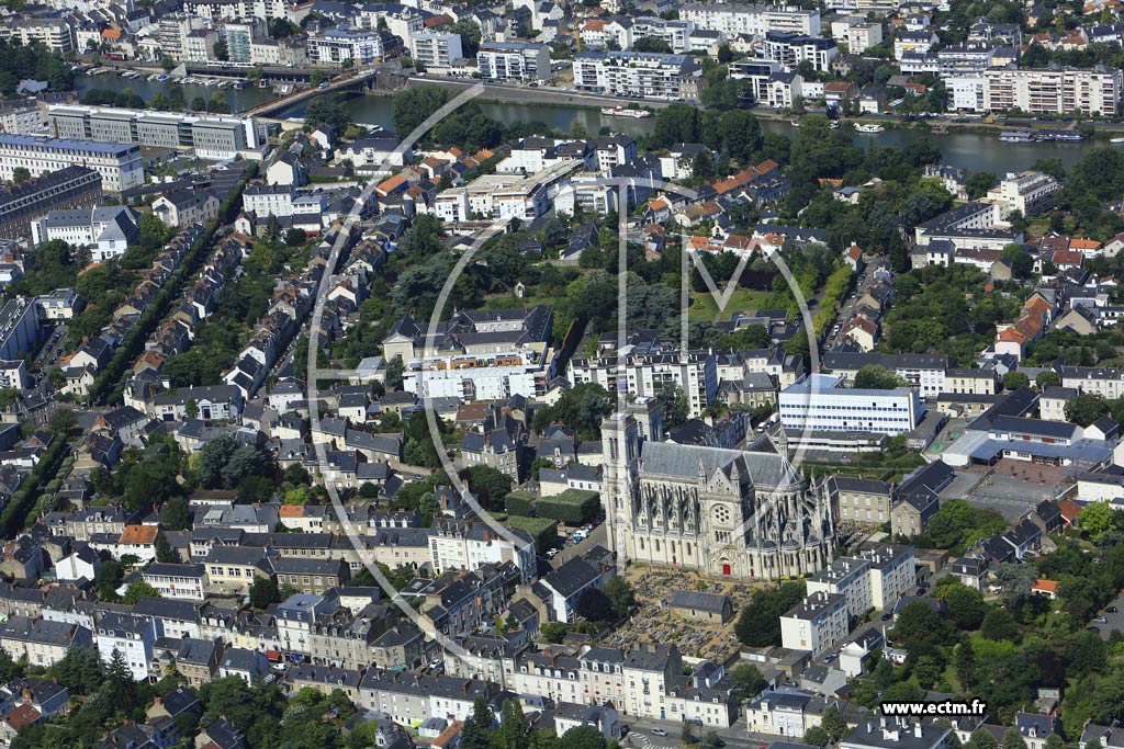 Photo arienne de Nantes (Quartier de la Basilique St-Donatien et St-Rogatien)