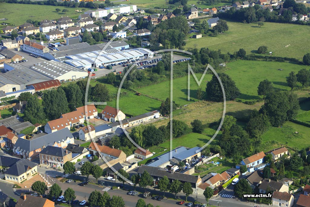 Photo arienne de Feuquires-en-Vimeu (Centre)