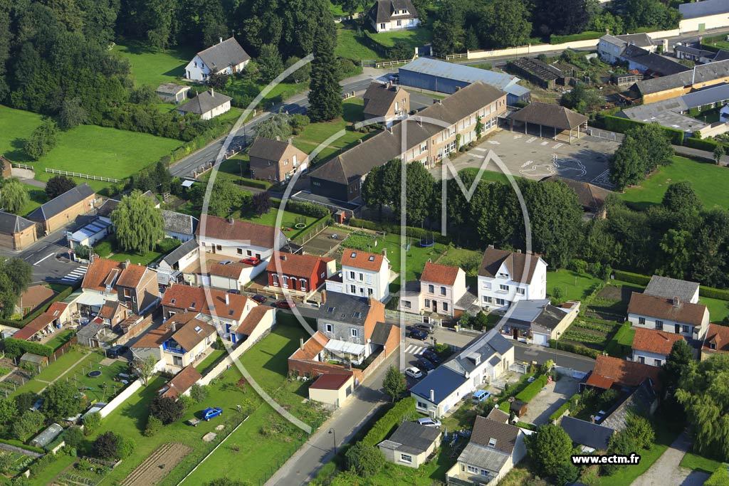 Photo arienne de Feuquires-en-Vimeu (le Moulin de Cany)