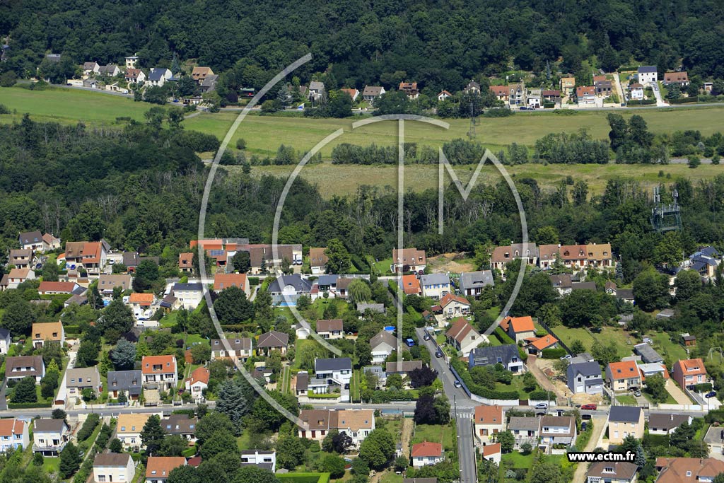 Photo arienne de La Ville-du-Bois (les Joncs Marins)