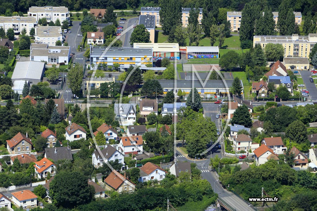 Photo arienne de Sainte-Genevive-des-Bois (le Perray)