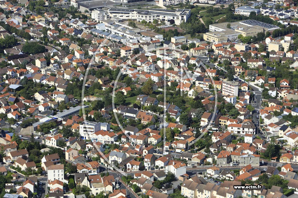 Photo arienne de Nanterre (les Luaps)