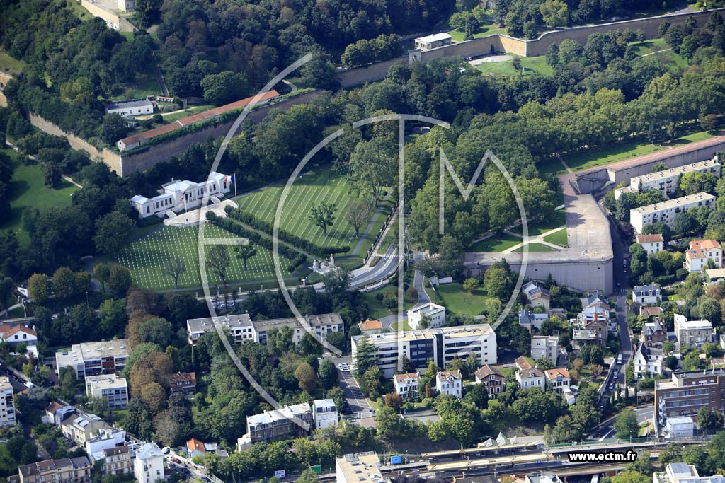 Photo arienne de Suresnes (Mont Valrien)