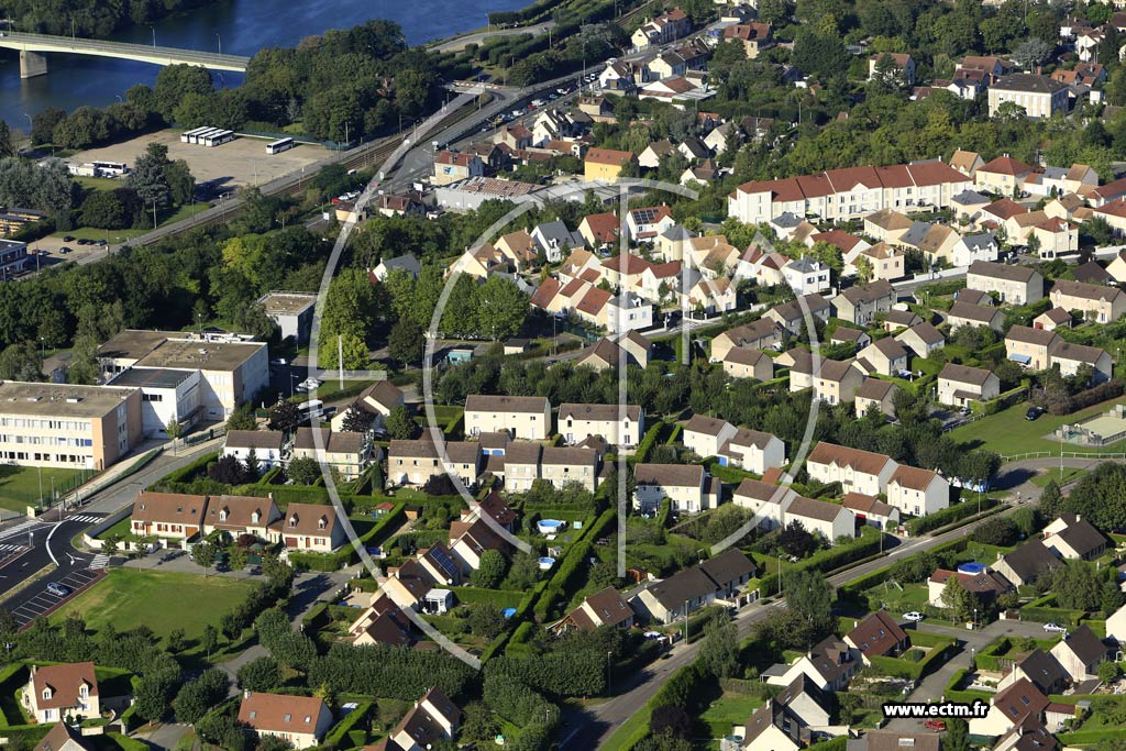 Photo arienne de Bonnires-sur-Seine (Quartier La Croix-du-Mont)