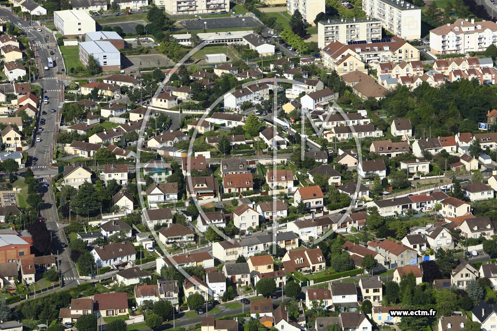 Photo arienne de Limay (Quartier de l'Avenue de la Paix)