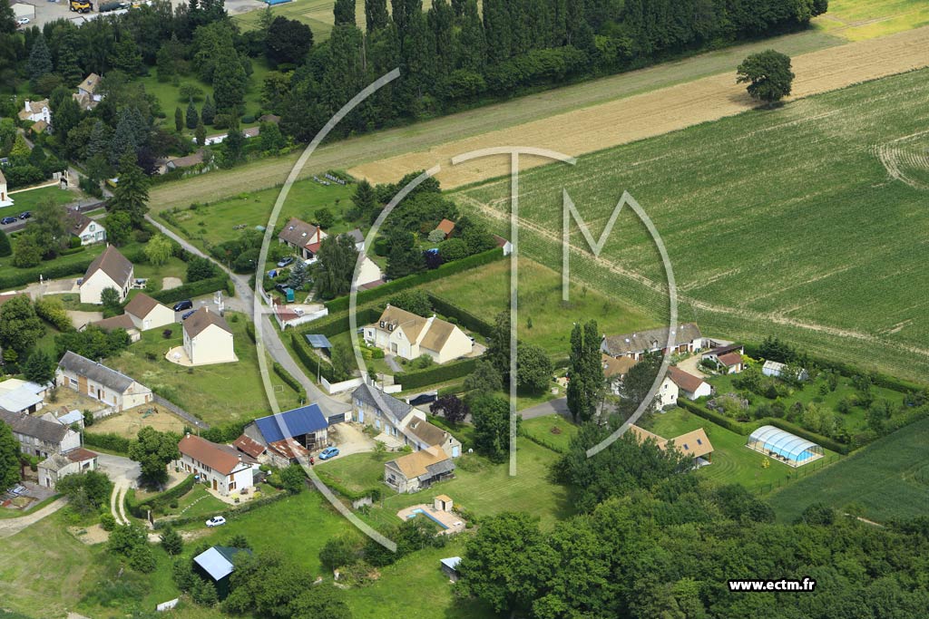 Photo arienne de Longnes (la Fortelle)