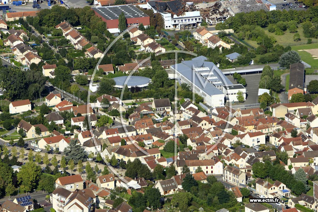 Photo arienne de Mantes-la-Jolie (Gassicourt)