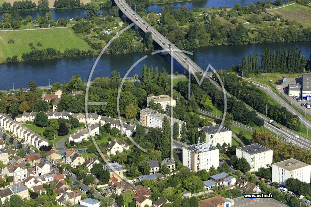 Photo arienne de Mantes-la-Jolie (les Cordeliers - les Martraits)