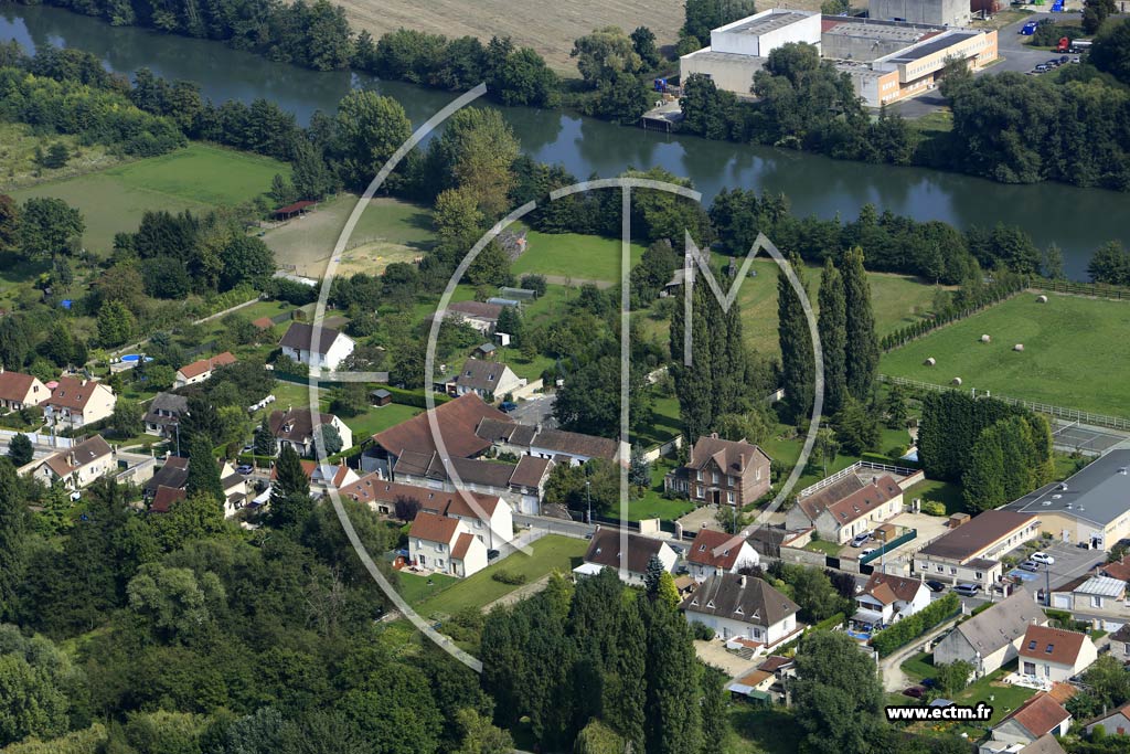 Photo arienne de Pont-Sainte-Maxence (le Moulin  Vent - Sarron)