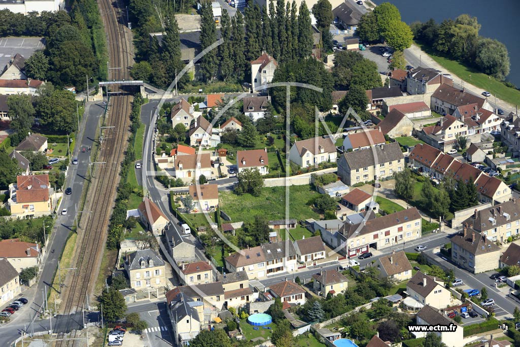 Photo arienne de Saint-Leu-dEsserent (les Sablons)