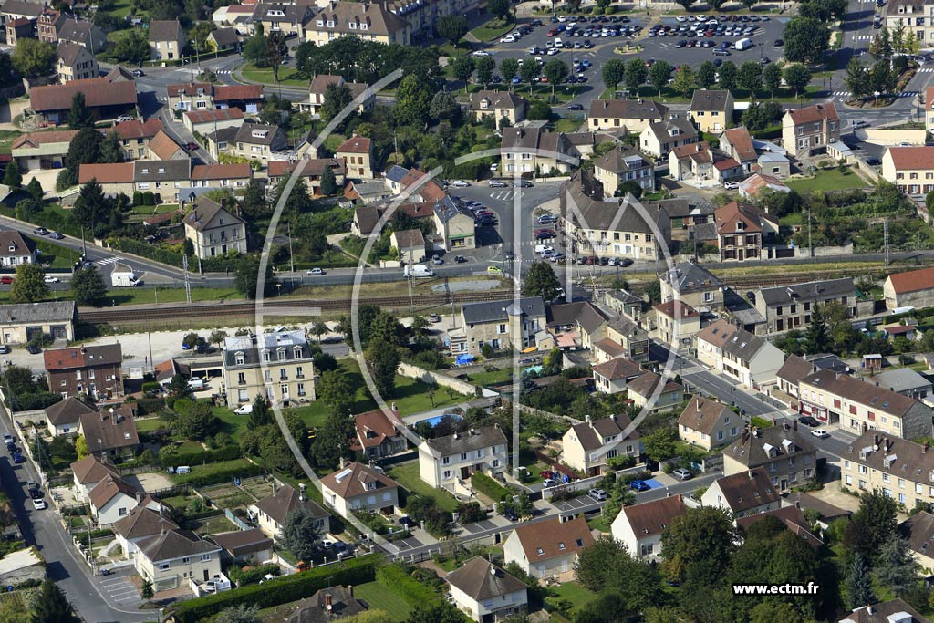 Photo arienne de Saint-Leu-dEsserent (les Sablons)