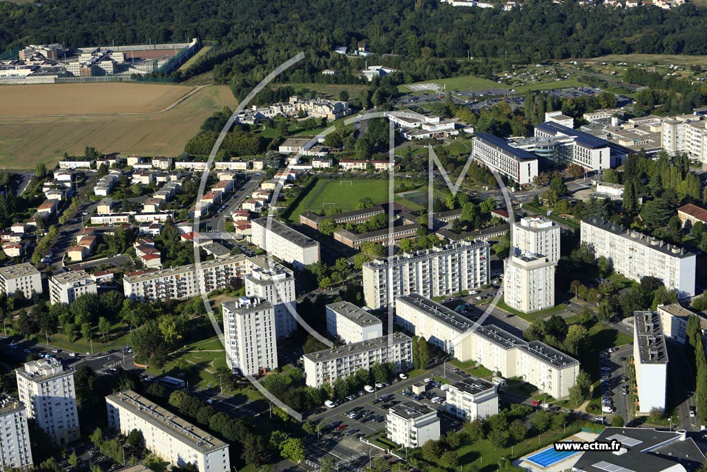 Photo arienne de Pontoise (les Cordeliers)