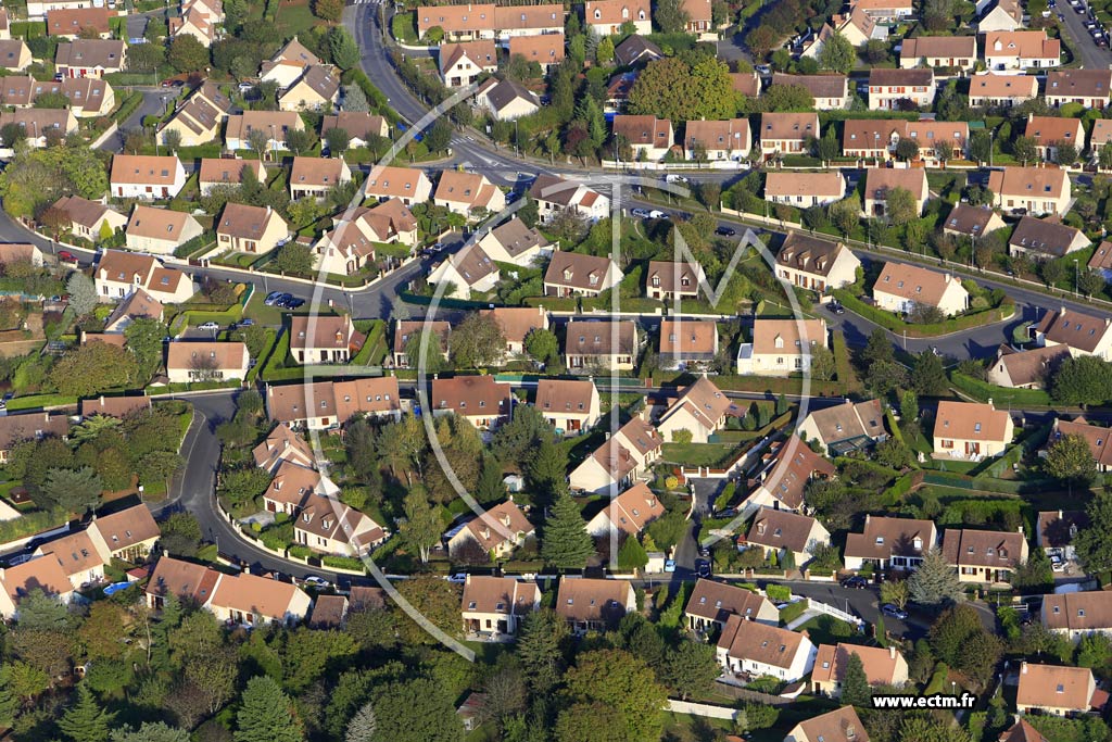 Photo arienne de Vaux-le-Pnil (les Augres)