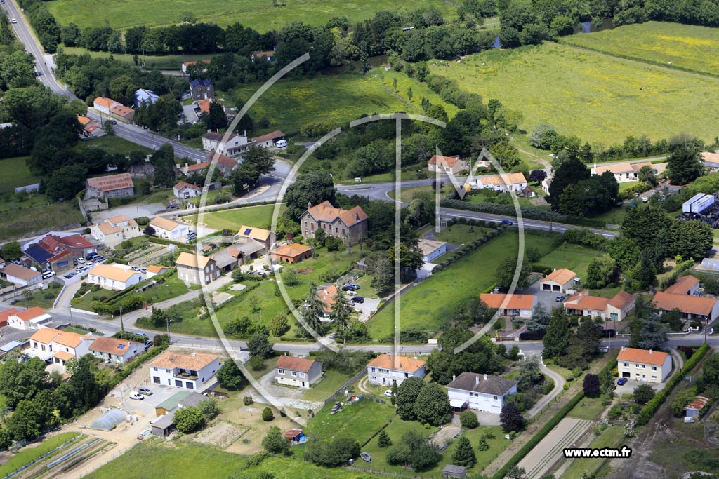 Photo arienne de Rouans (la Borne Trente)