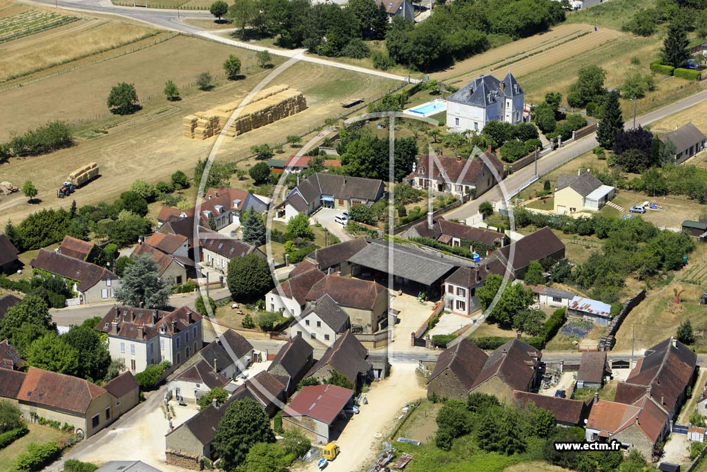 Photo arienne de Flogny-la-Chapelle (Rue d'en Bas)