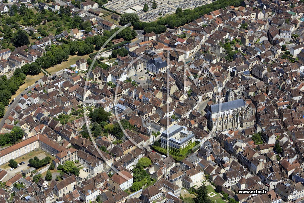 Photo arienne de Joigny (Centre)