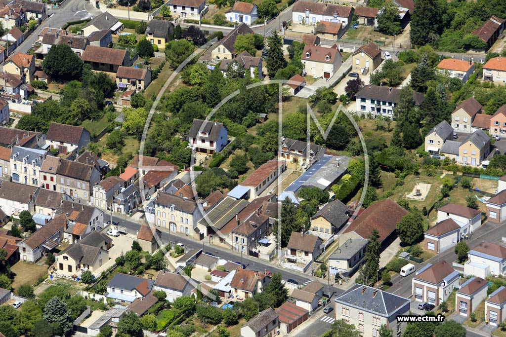 Photo arienne de Joigny (Champ Bugle)