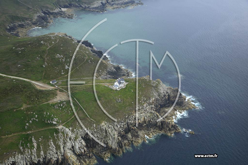 Photo arienne de Beuzec-Cap-Sizun (Phare du Millier)