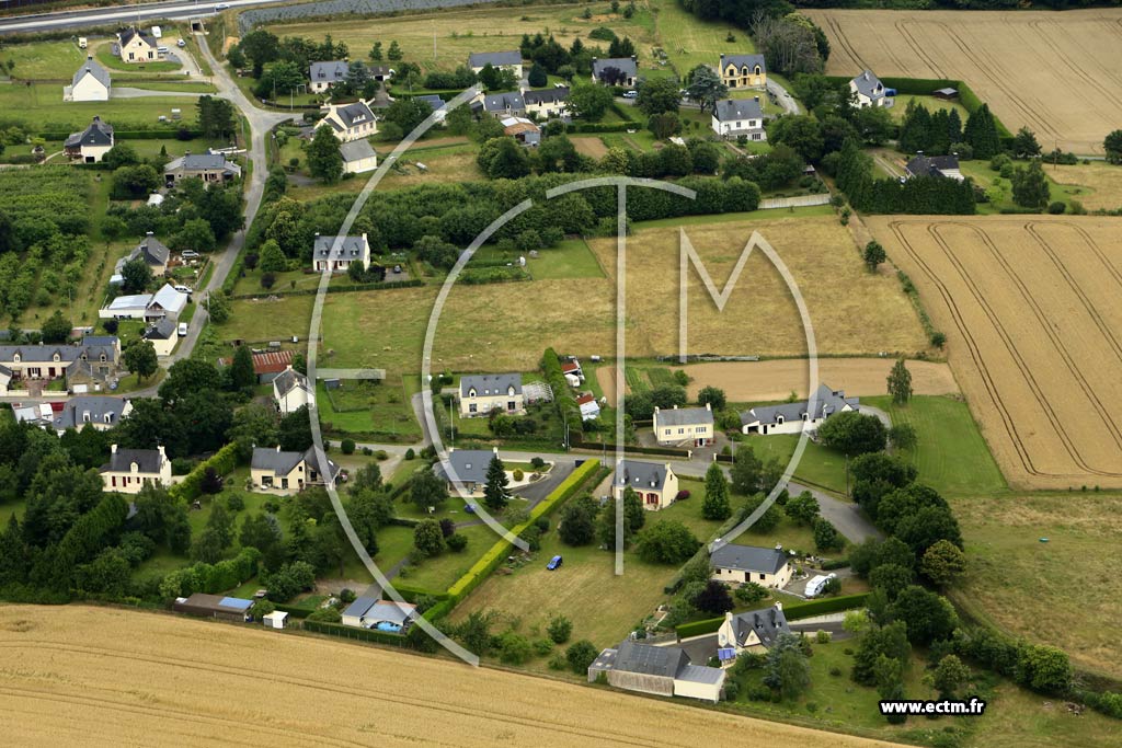 Photo arienne de Rieux (le Tertre Payen - la Pariaye)