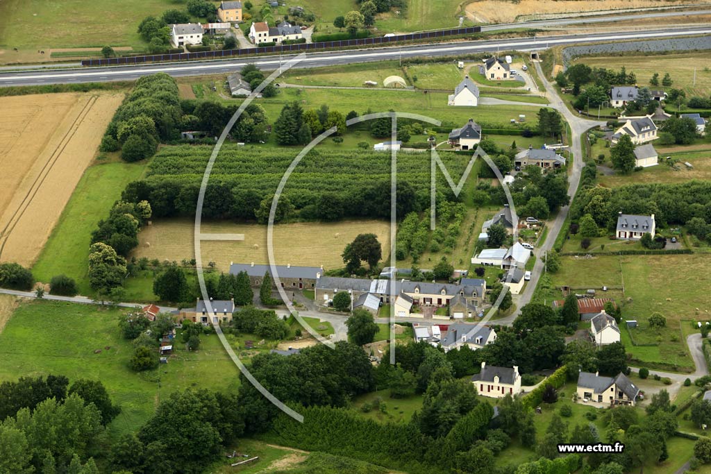 Photo arienne de Rieux (le Tertre Payen - la Pariaye)