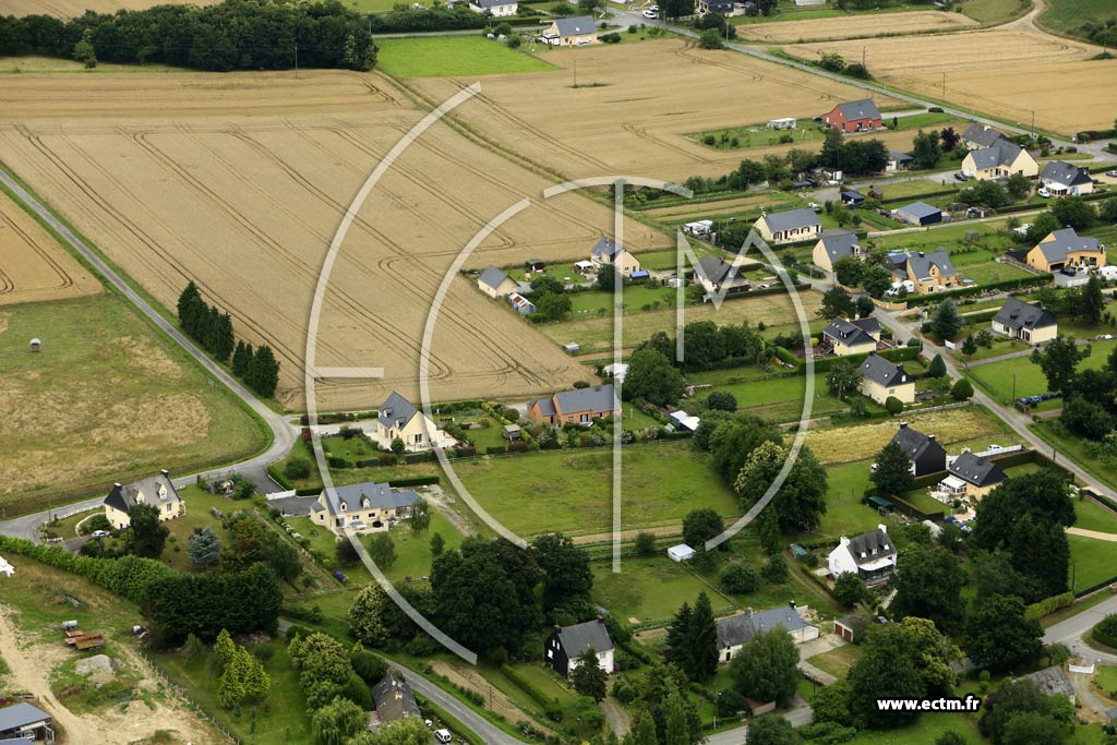 Photo arienne de Rieux (le Val)