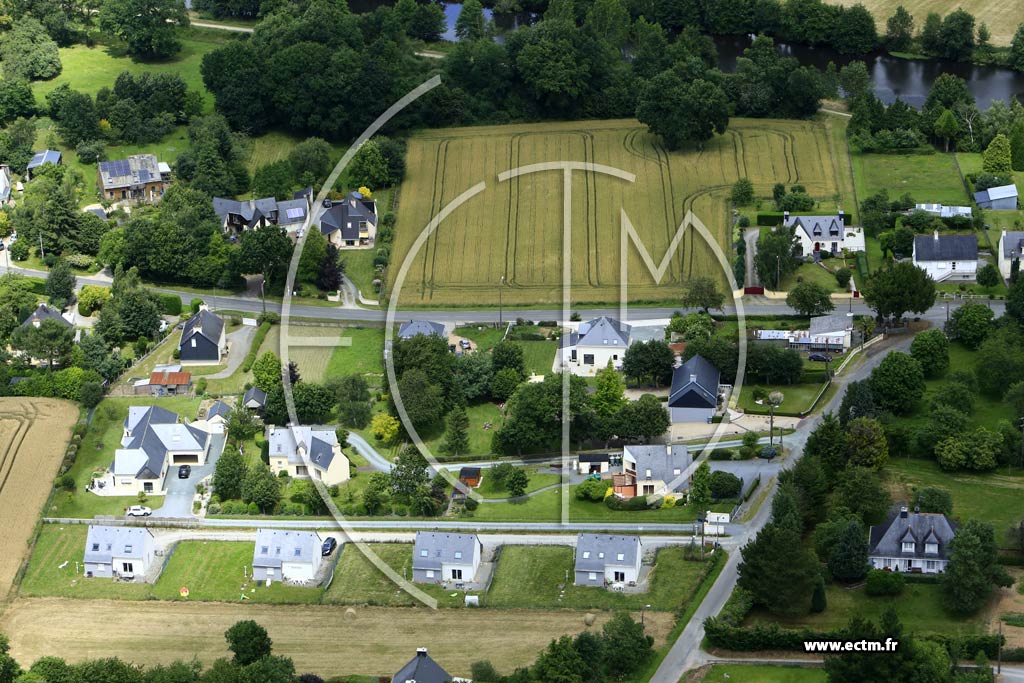 Photo arienne de Saint-Perreux (le Vieux Bourg)