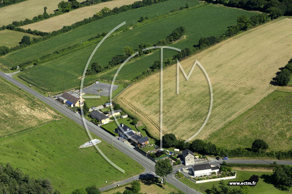 Photo arienne de Neau (le Chemin vert)