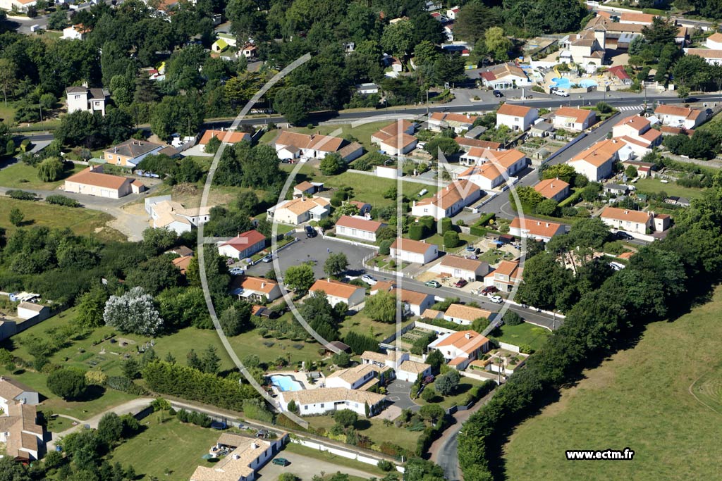 Photo arienne de L'Aiguillon-sur-Vie (la Grve)