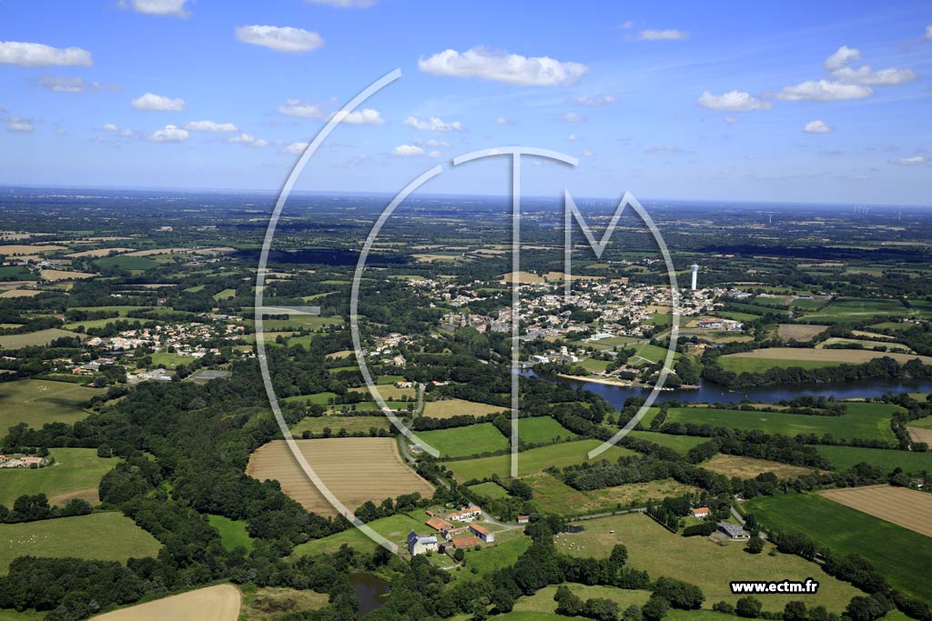 Photo arienne de Apremont (Manoir de la Tuderrire)