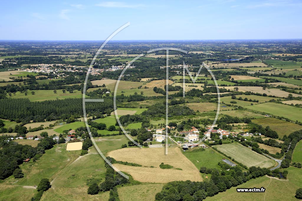 Photo arienne de Saint-tienne-du-Bois (le Chiron - la Rothelire)