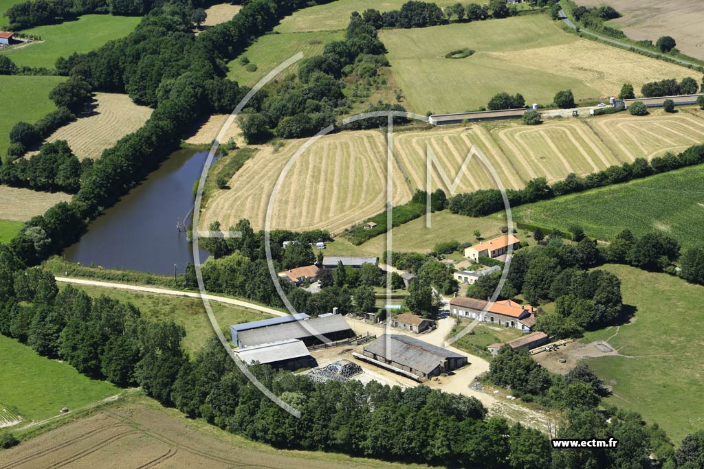 Photo arienne de Saint-Paul-Mont-Penit (la Gallipaudire)