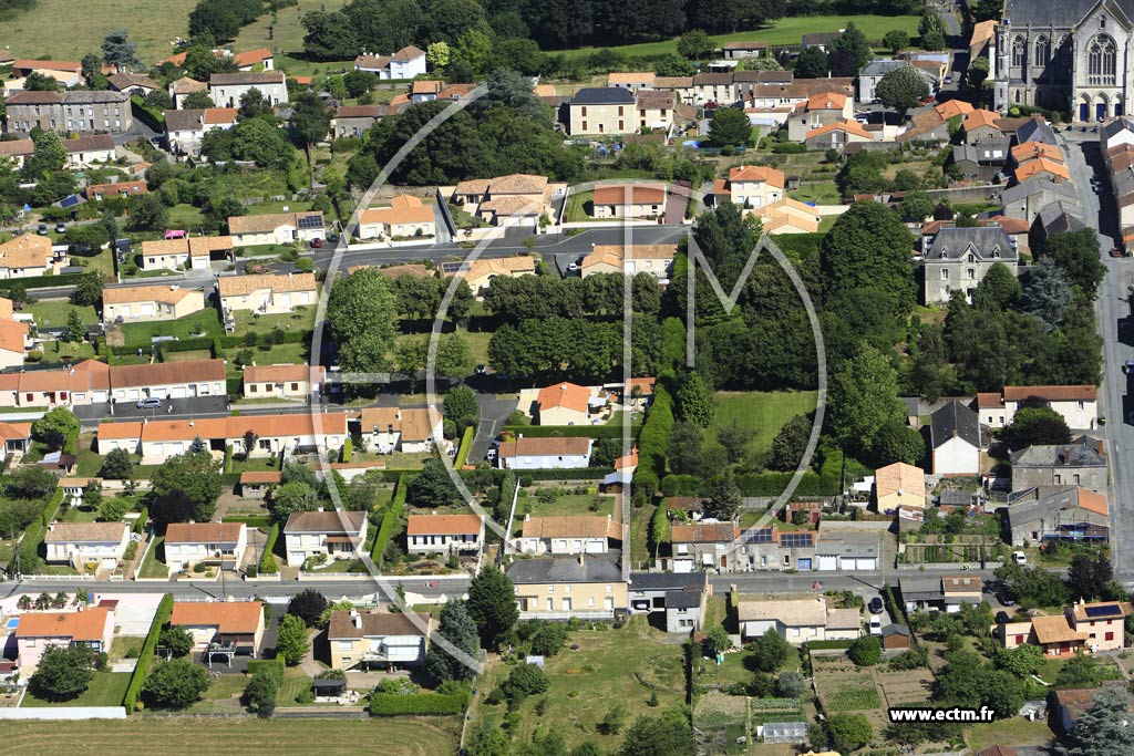 Photo arienne de Saint-Georges-des-Gardes (les Gardes)