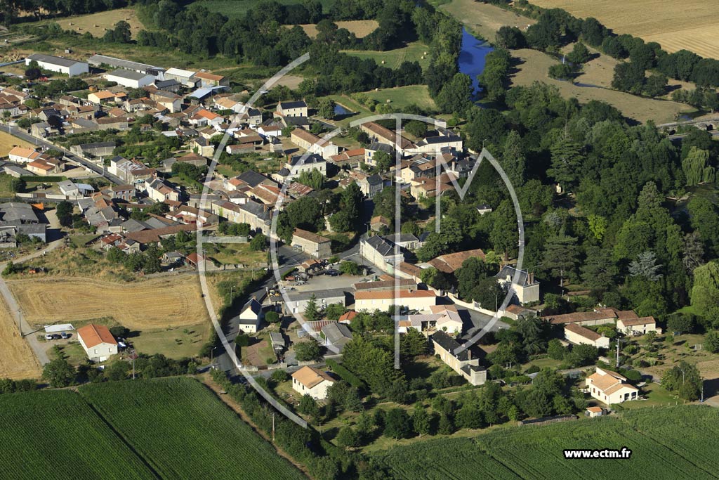 Photo arienne de Argenton-l'glise (Taizon)