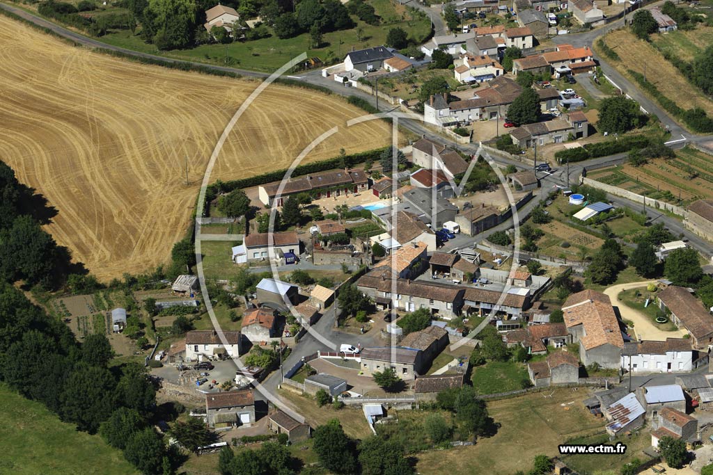 Photo arienne de Mauz-Thouarsais (Fontenay)